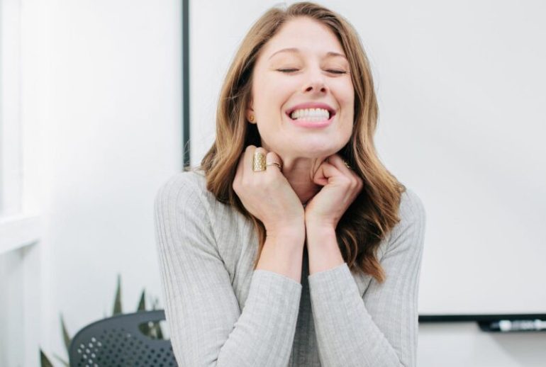 دکتر دیسفونی ناشی از تنش عضلانی - رشت